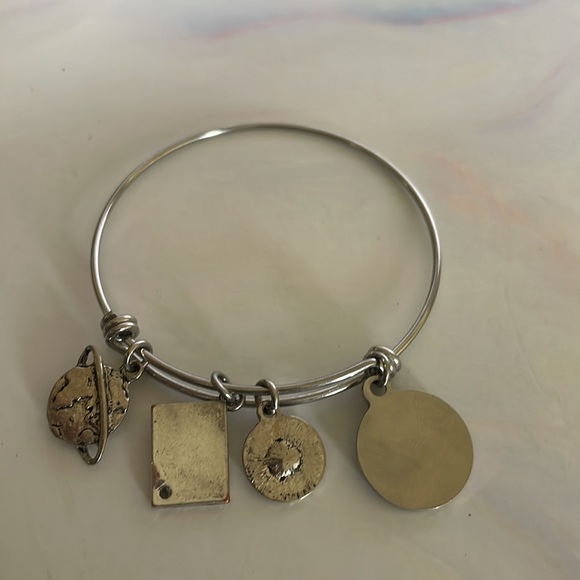 Not all who wander are lost travel bangle bracelet - Picture 6 of 7